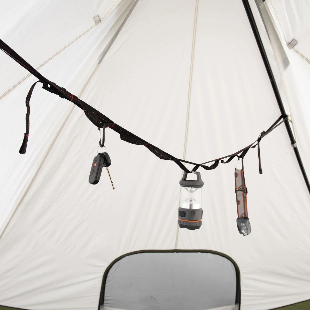 8 Person Camping Tent with Covered Entrance N582